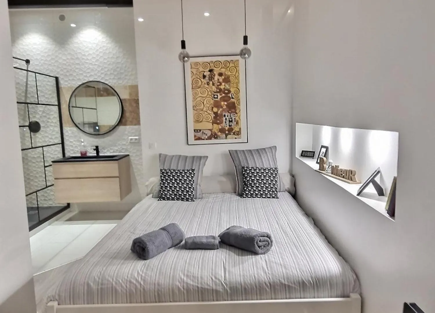 Apartment Appartement T2 Panier Vieux Port Renove Marseilles